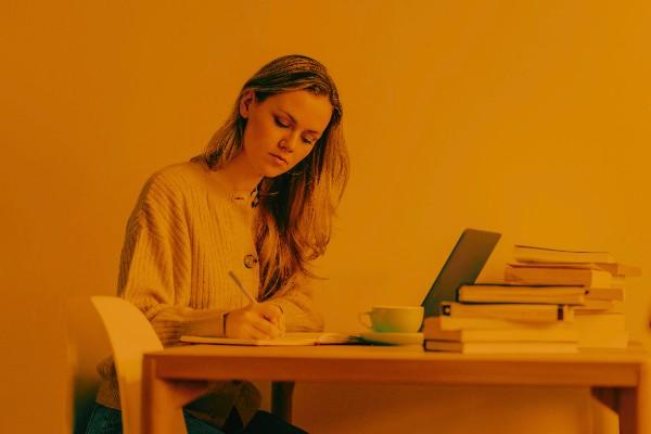 Graph showing statistical support for thesis using SPSS and R